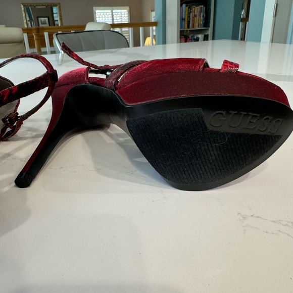 Stunning Guess heels/sandals. Size 6.5M - Picture 11 of 14